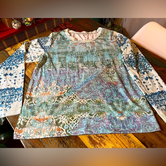 Long Sleeves Top - Picture 1 of 7